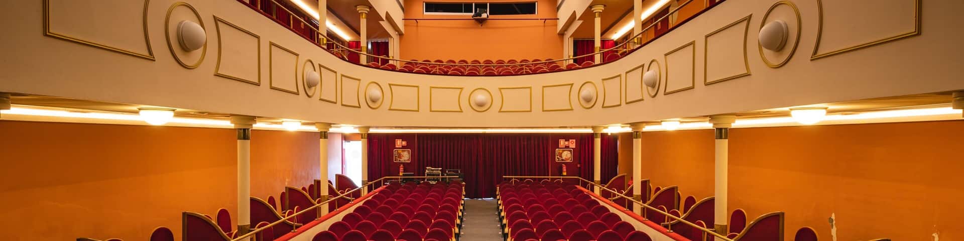 Apolo Theatre featuring interior views and theater scenes