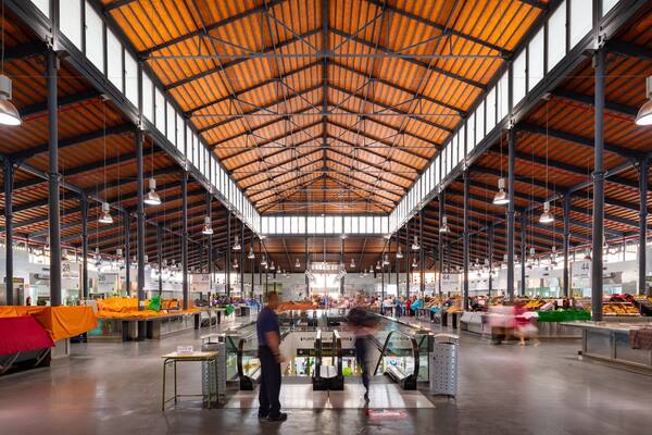 Apolo Theatre which includes interior views