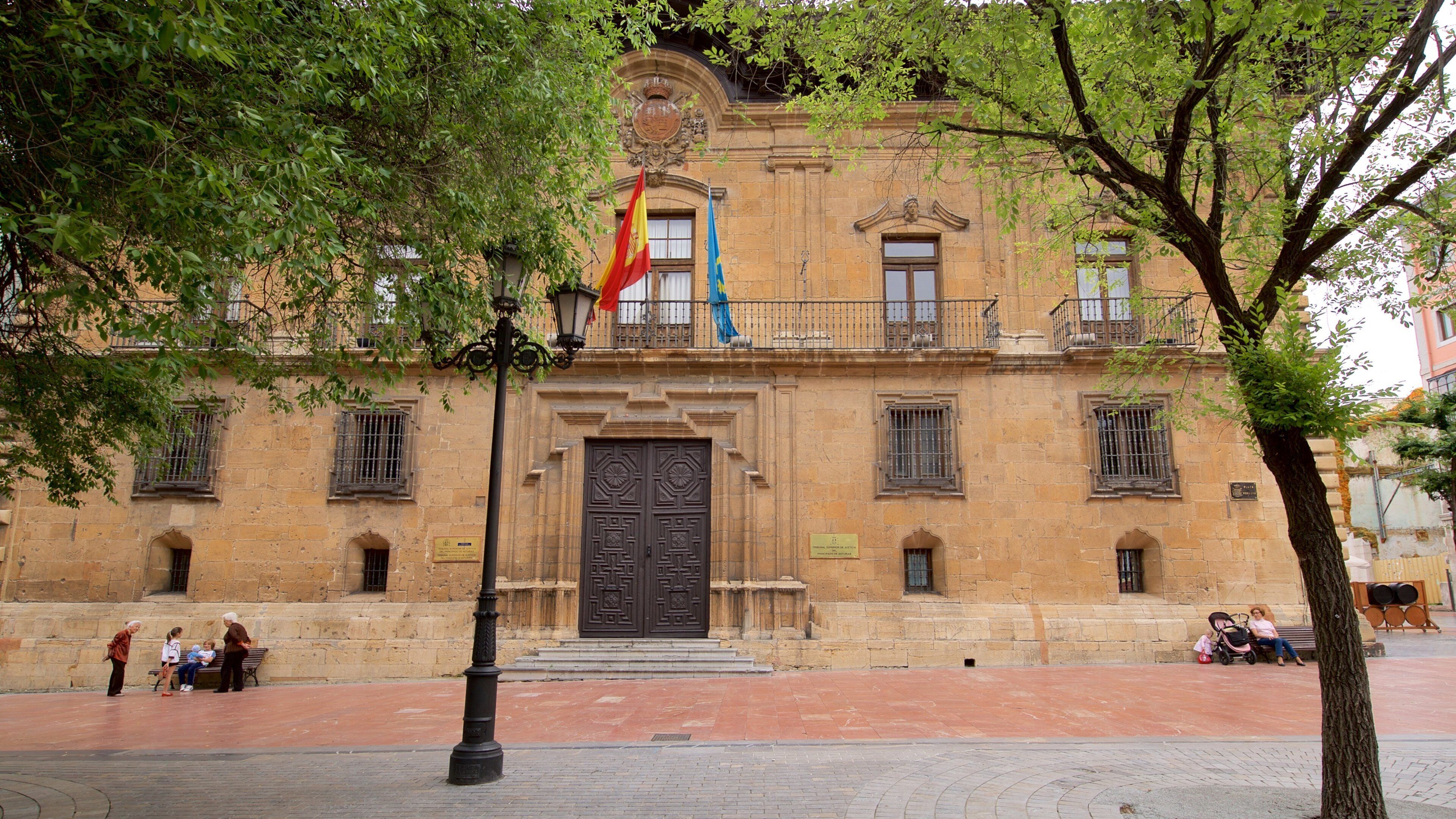Plaza de Porlier qui includes patrimoine historique