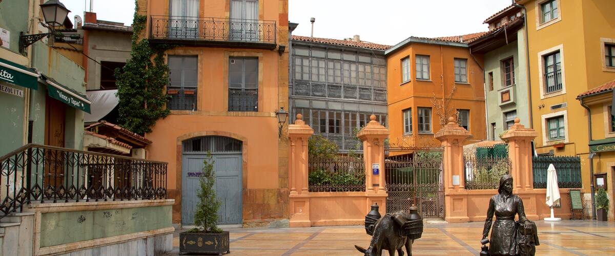Plaza de Trascorrales featuring a city, a square or plaza and a statue or sculpture