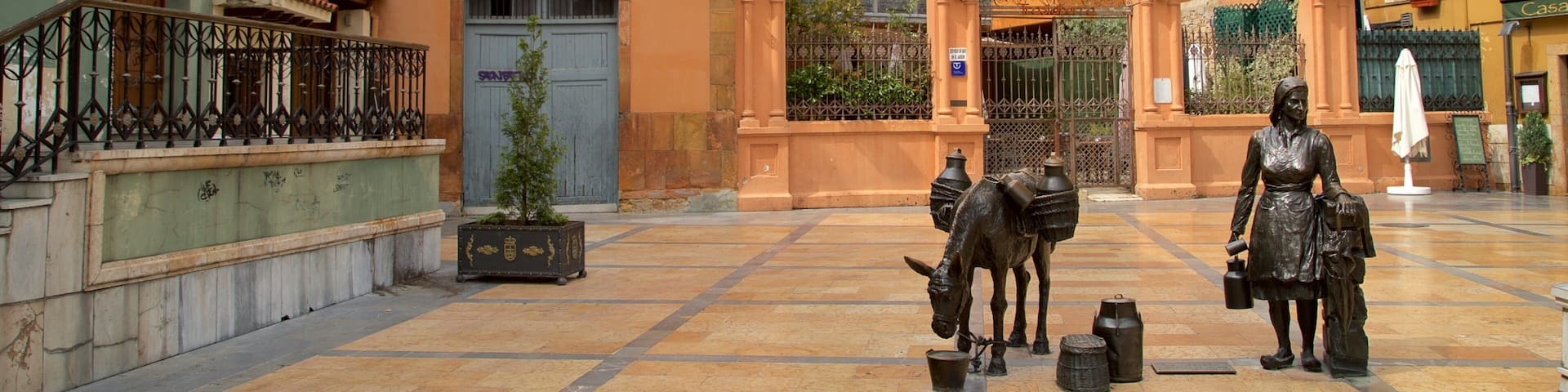 トラスコラレス広場 どの含み 都市, 広場 と 像あるいは彫刻