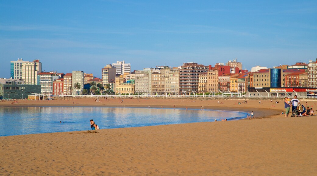 Distrito Centro which includes general coastal views, a coastal town and a city