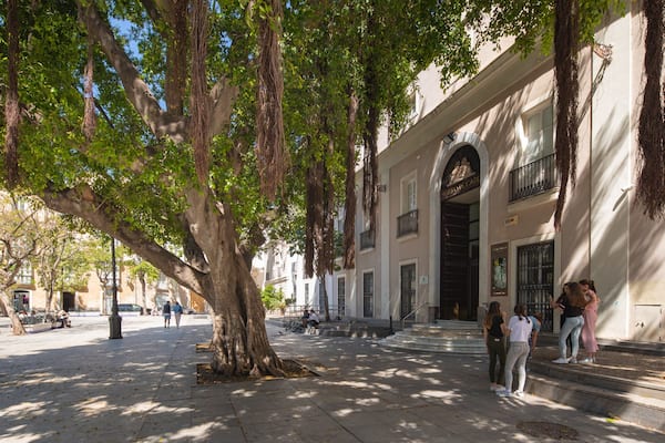 St Maarten and St Martin as well as a small group of people