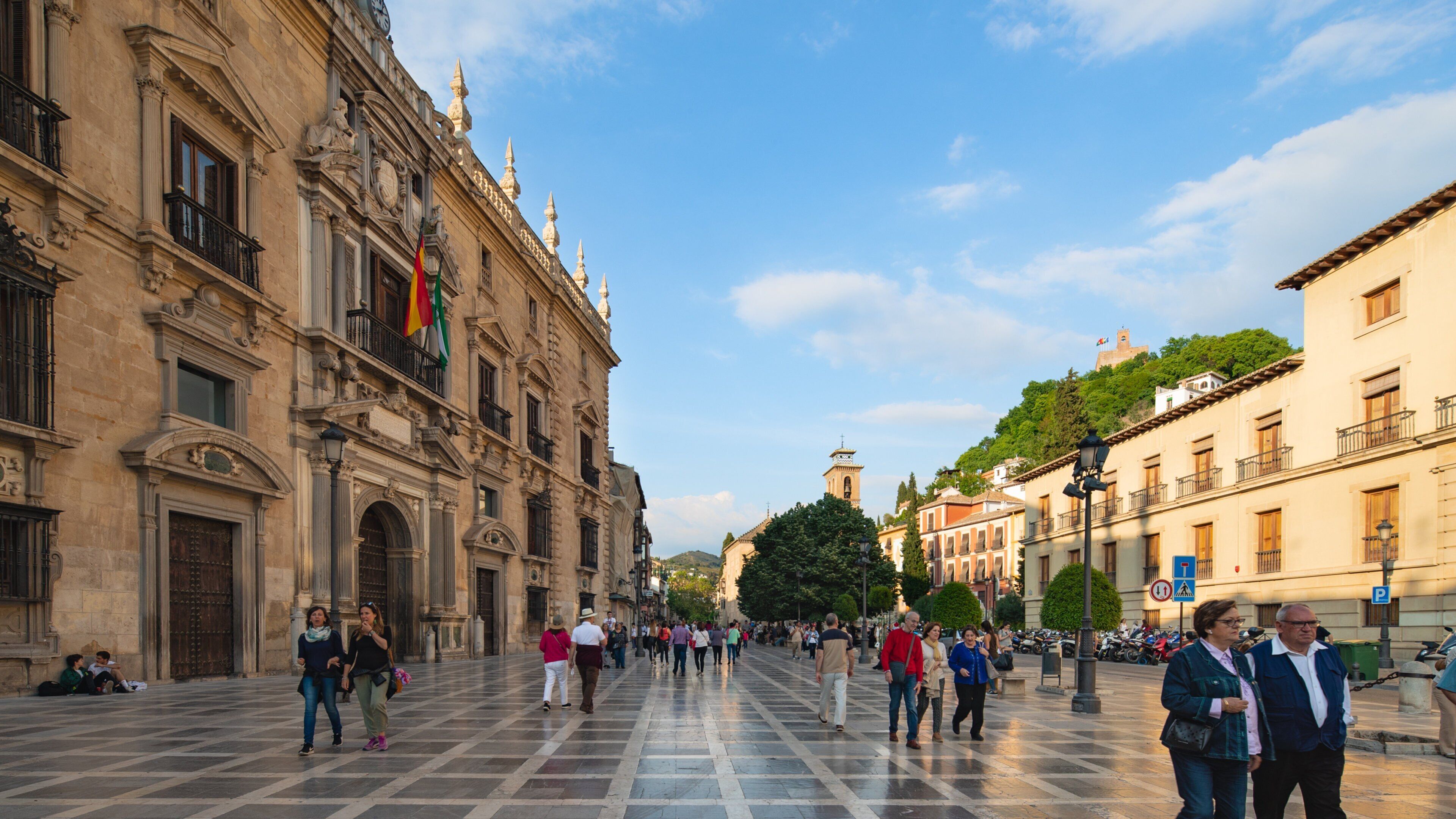 Plaza de Santa Ana showing a square or plaza