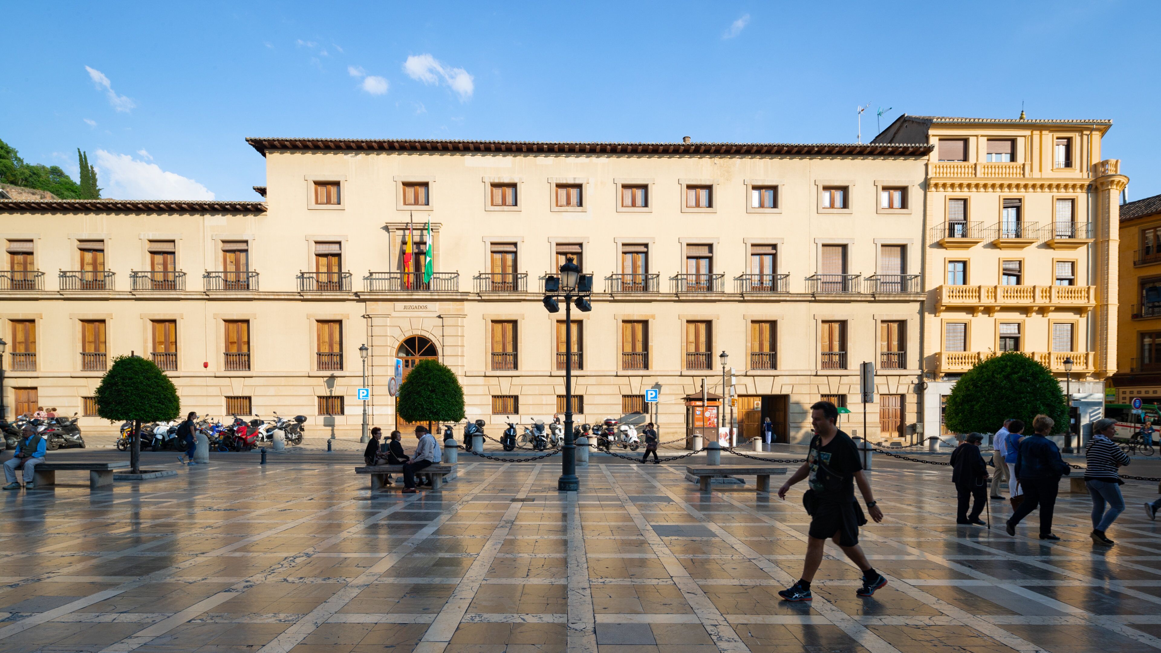 Plaza de Santa Ana featuring a square or plaza
