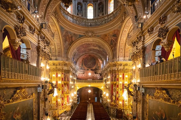 St Maarten and St Martin showing a church or cathedral, heritage elements and interior views