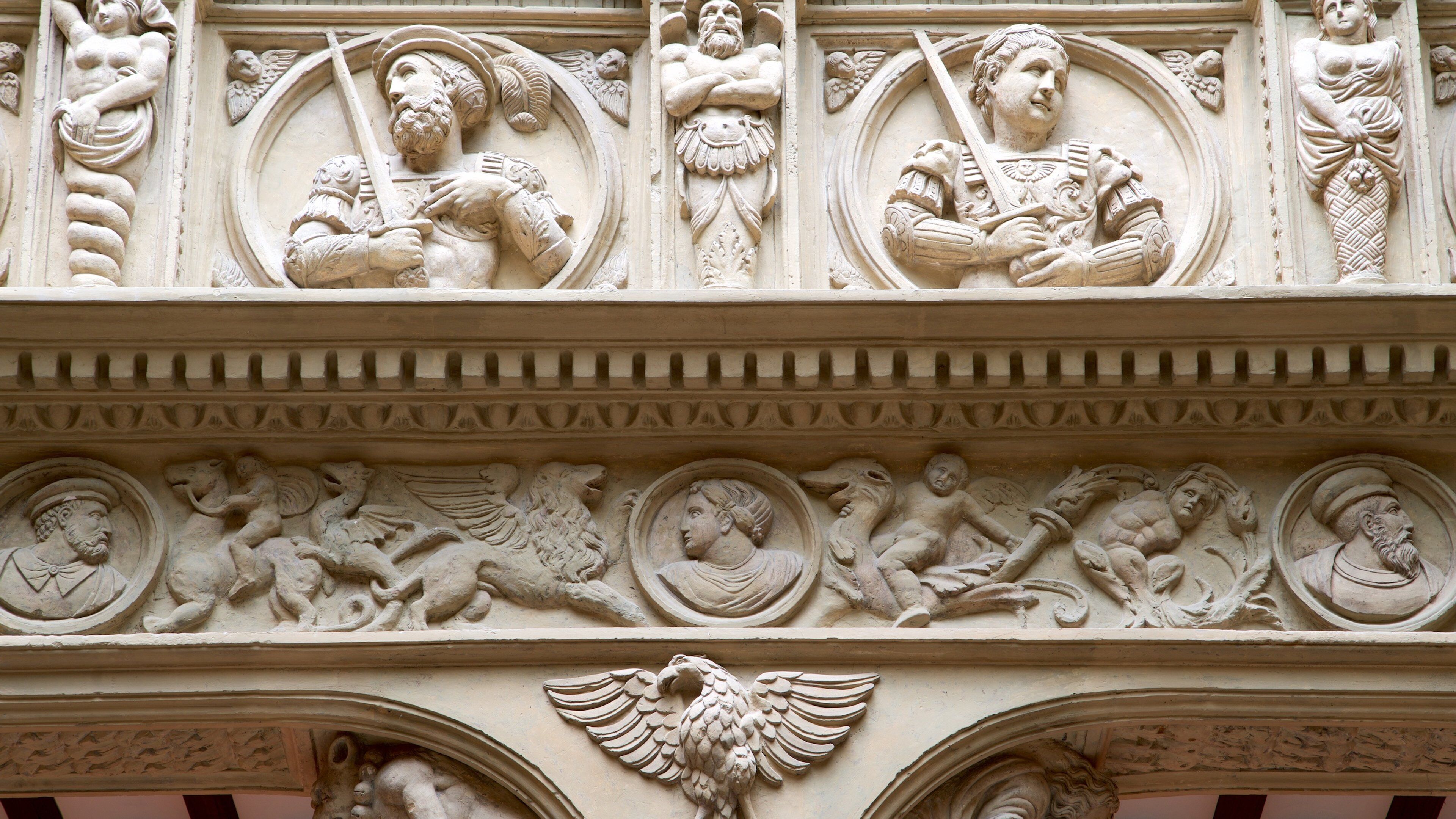 Patio de la Infanta featuring heritage elements