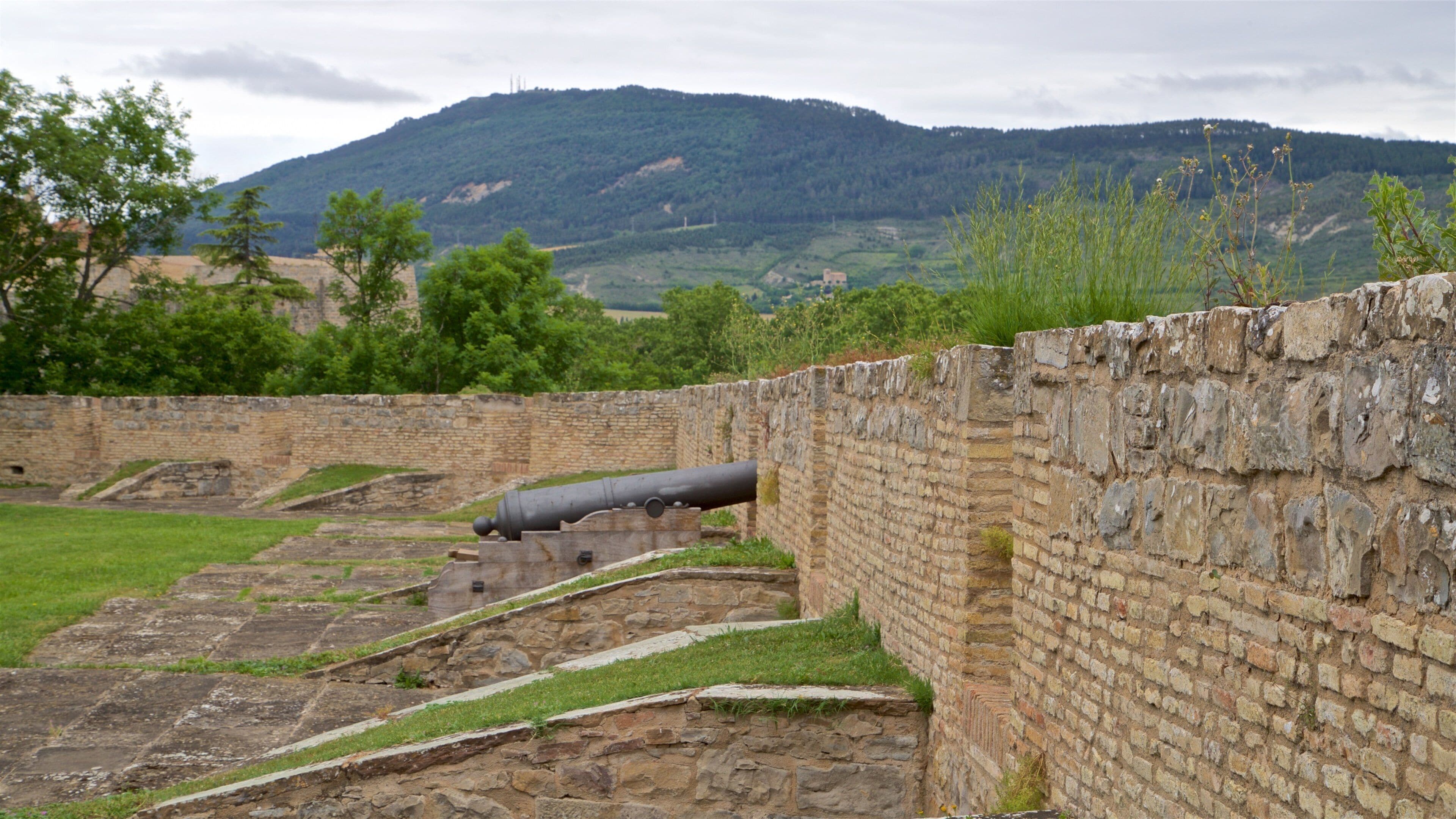 Fortín de San Bartolomé toont militaire voorwerpen en historisch erfgoed