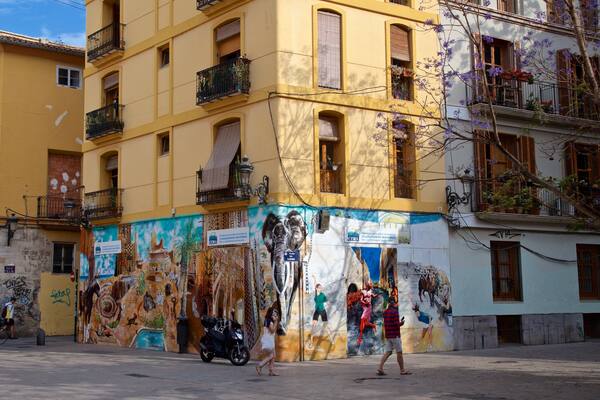 Plaza del Carmen which includes outdoor art