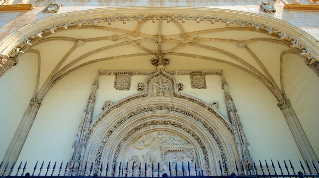 Madrid which includes heritage architecture, religious aspects and a church or cathedral