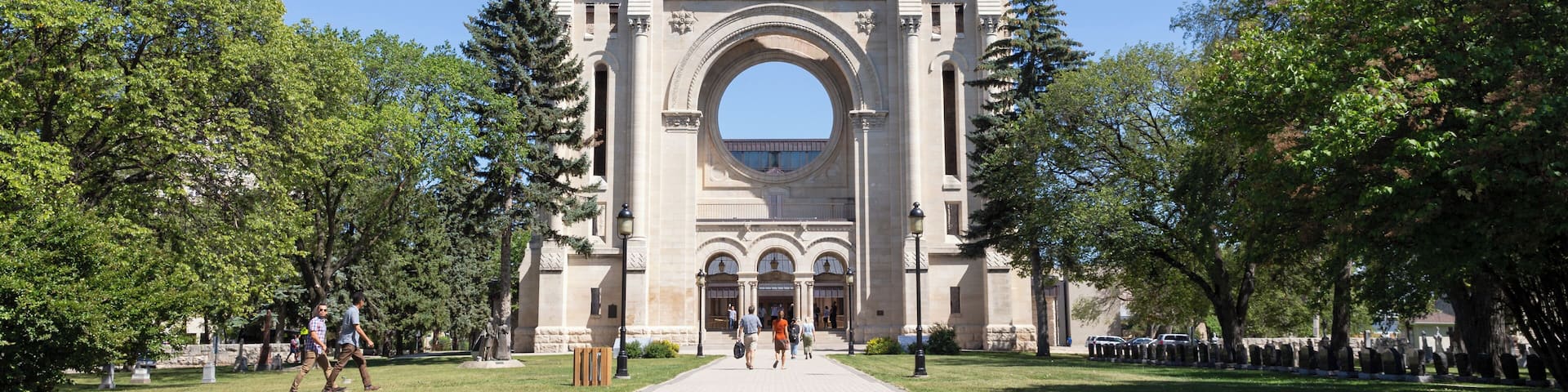 Winnipeg_StBonifaceCathedral_553248621533087464_02