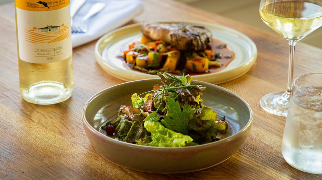 Waupoos Winery featuring drinks or beverages, dining out and food