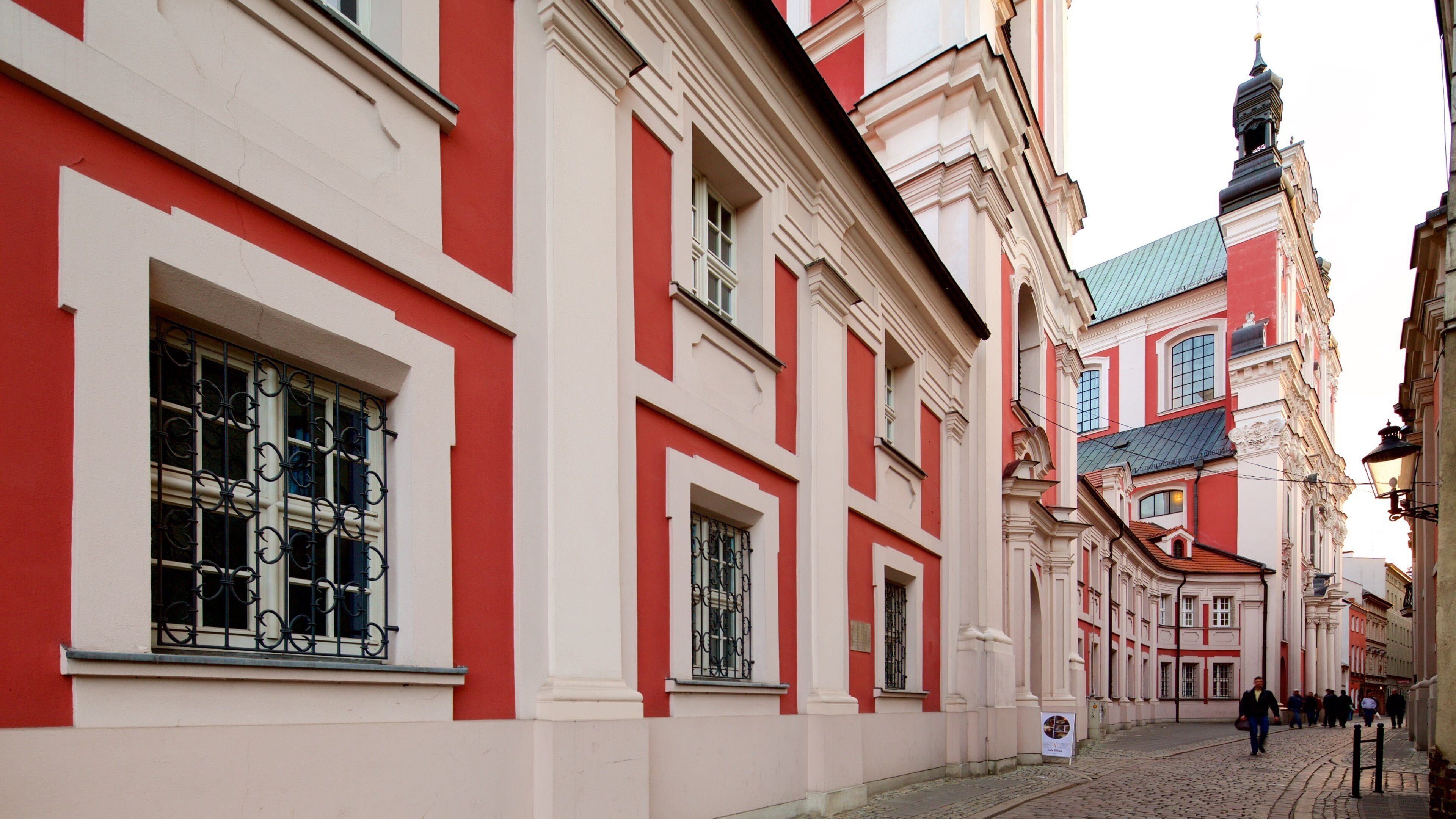 포즈난 을 보여주는 거리 풍경