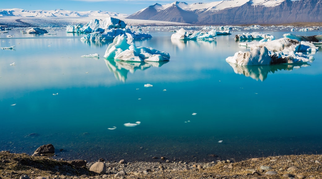 Floating icebergs in the Glacial Lagoon Jokullsarlon, South Iceland