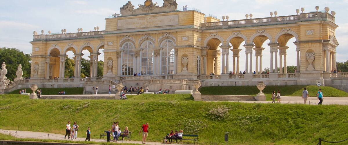 Vienna featuring heritage elements and heritage architecture