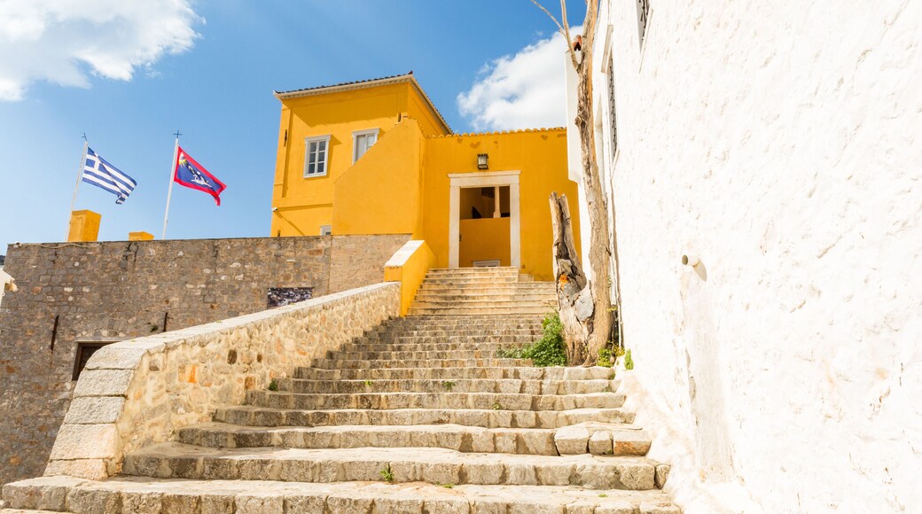 Manoir Historique Lazaros Koundouriotis