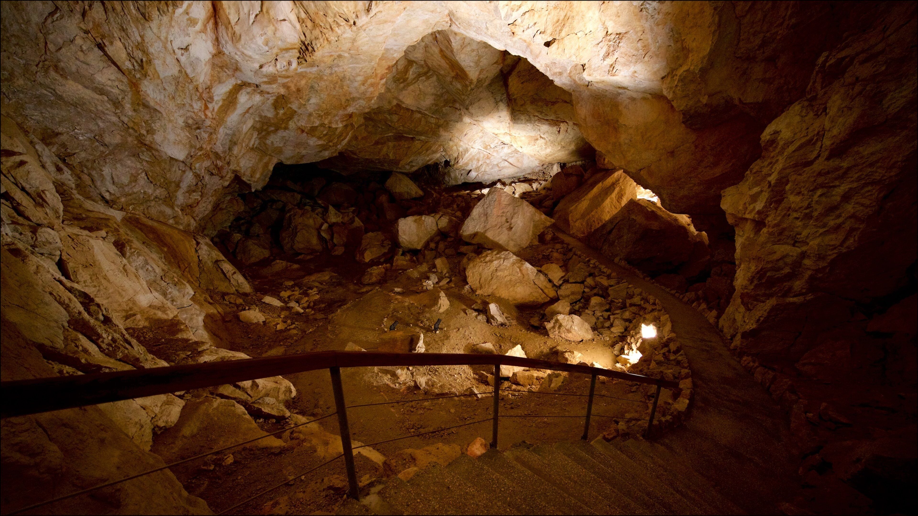 Upper Austria featuring interior views and caves