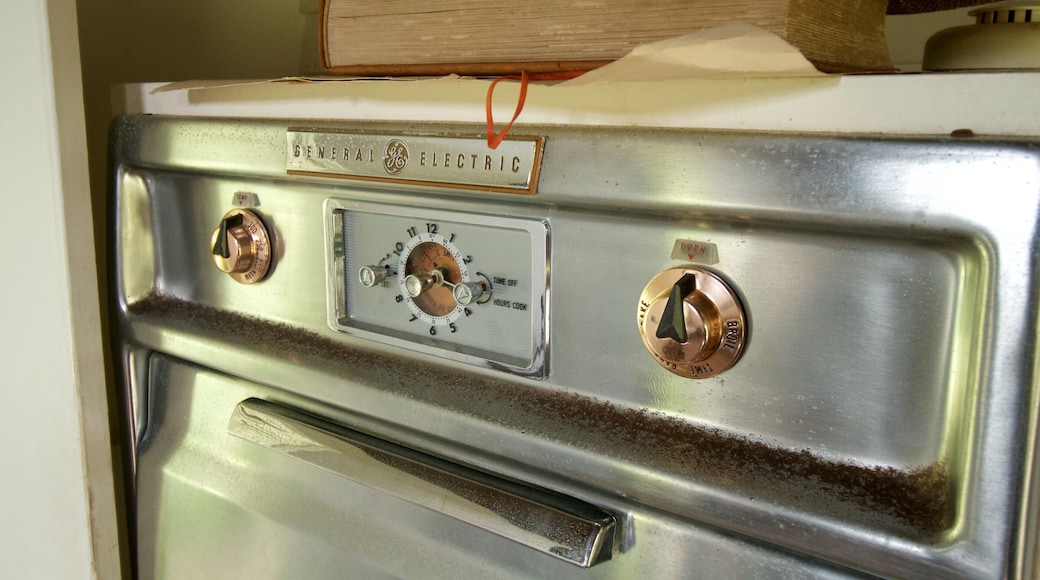 Waiʻoli Huiʻia Church & Waiʻoli Mission House showing heritage elements