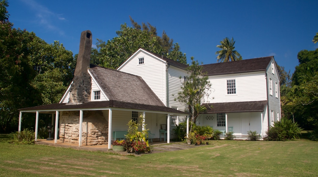 Waiʻoli Huiʻia Church & Waiʻoli Mission House which includes heritage elements and a house
