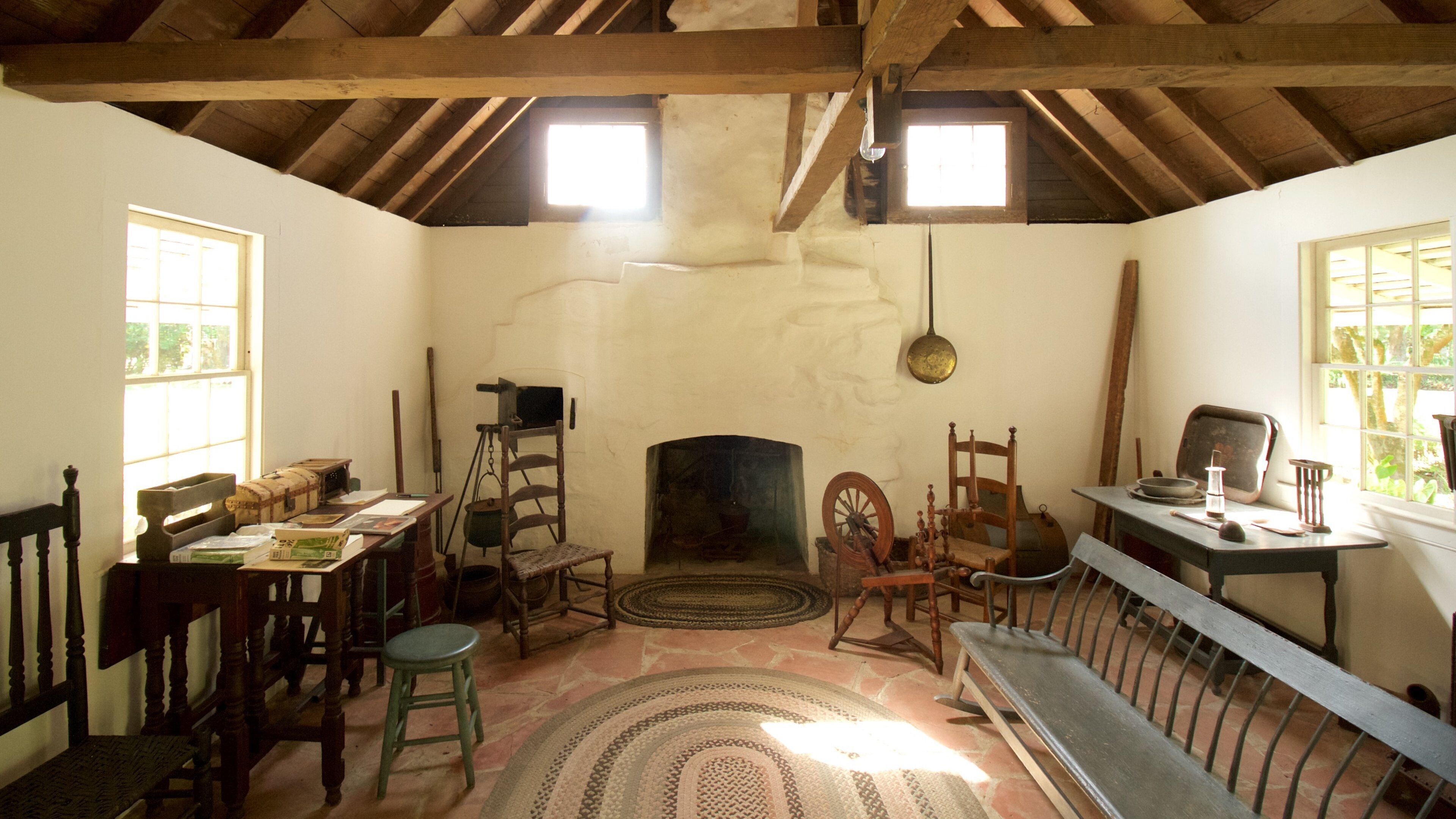 Waiʻoli Huiʻia Church & Waiʻoli Mission House showing a house, heritage elements and interior views