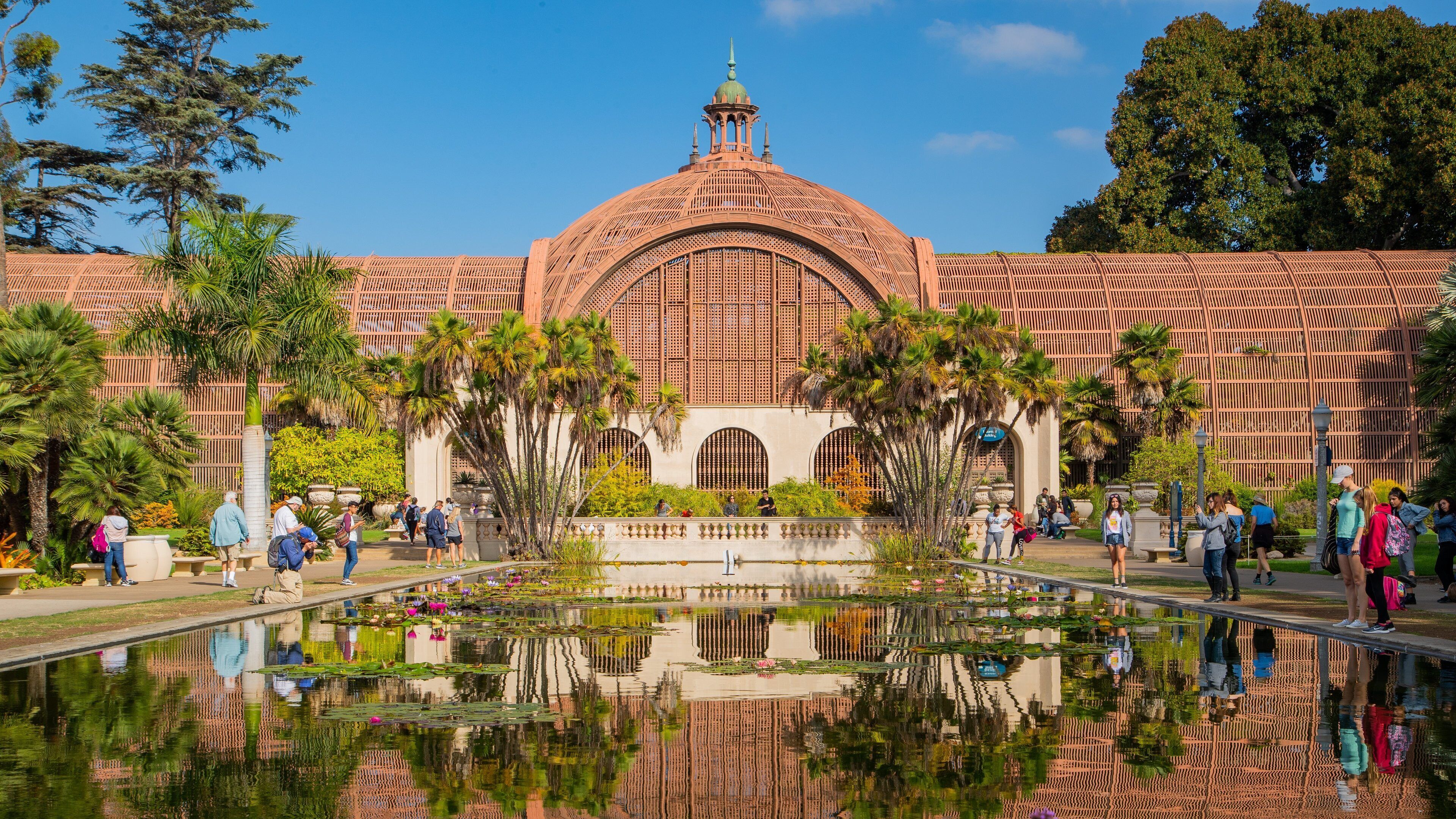 Botanical Building showing a pond