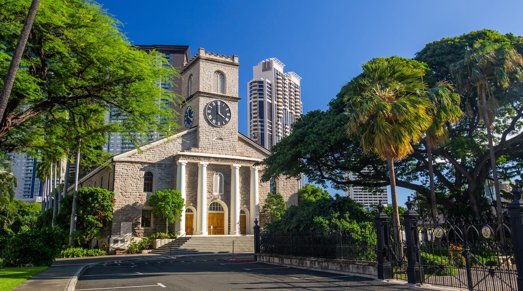 Kawaiaha\'o Church showing a church or cathedral and heritage architecture