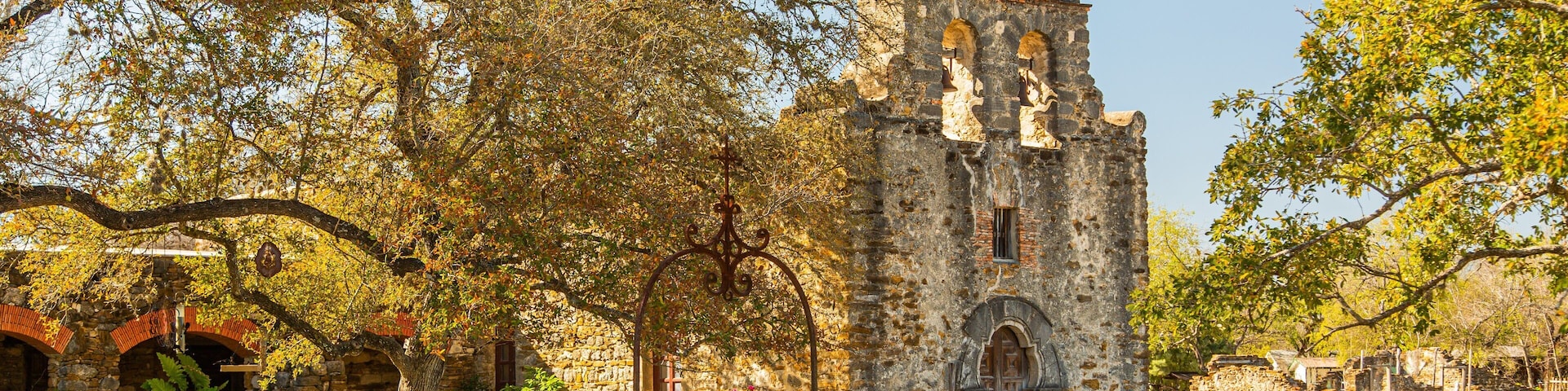 Mission Espada featuring heritage architecture and a church or cathedral