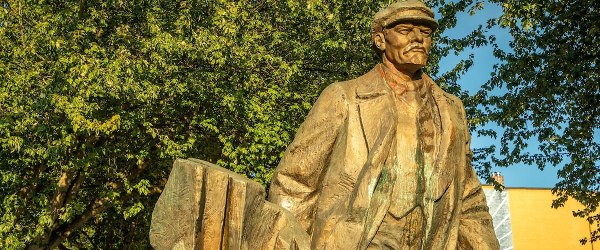 Statue of Lenin featuring a statue or sculpture