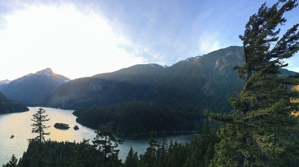 Nothing more relaxing than enjoying nature by Diablo Lake, if you want to visit, you might as well do the famous cascade loop in Washington, make sure you dedicate an entire day at least to this 440 mile road trip. You won't regret it. #LifeAtExpedia