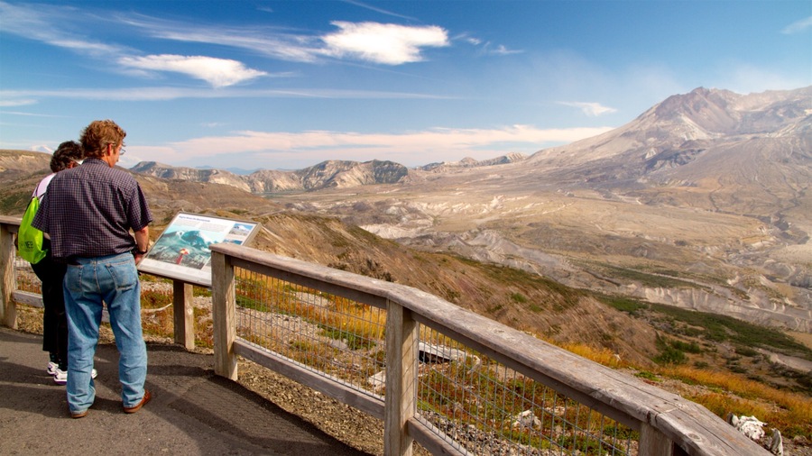 Johnston Ridge Observatory showing signage, views and mountains