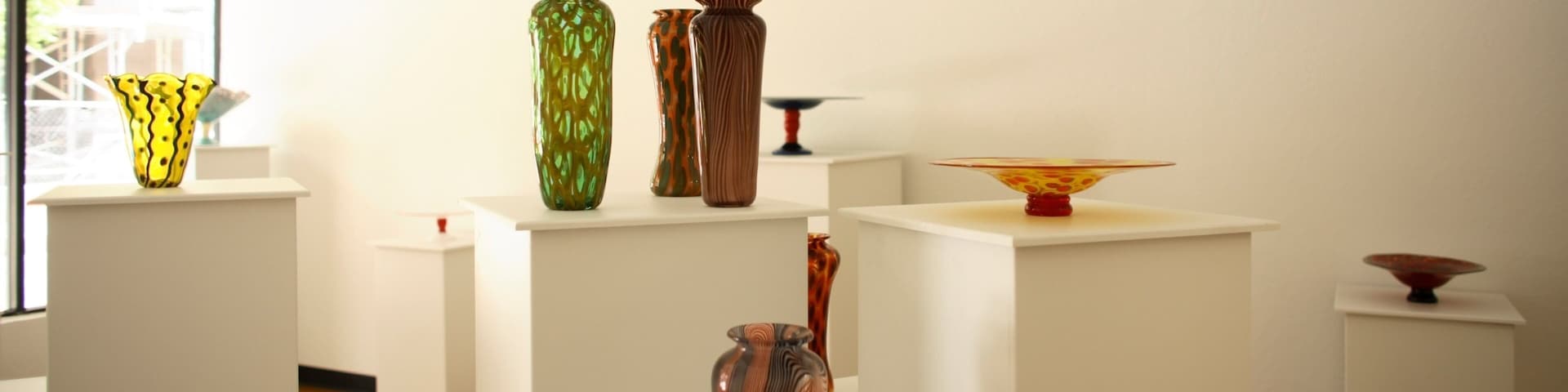 Orlando which includes art and interior views