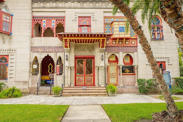 Villa Zorayda Museum which includes heritage architecture