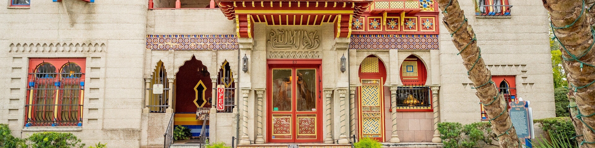 Villa Zorayda Museum which includes heritage architecture