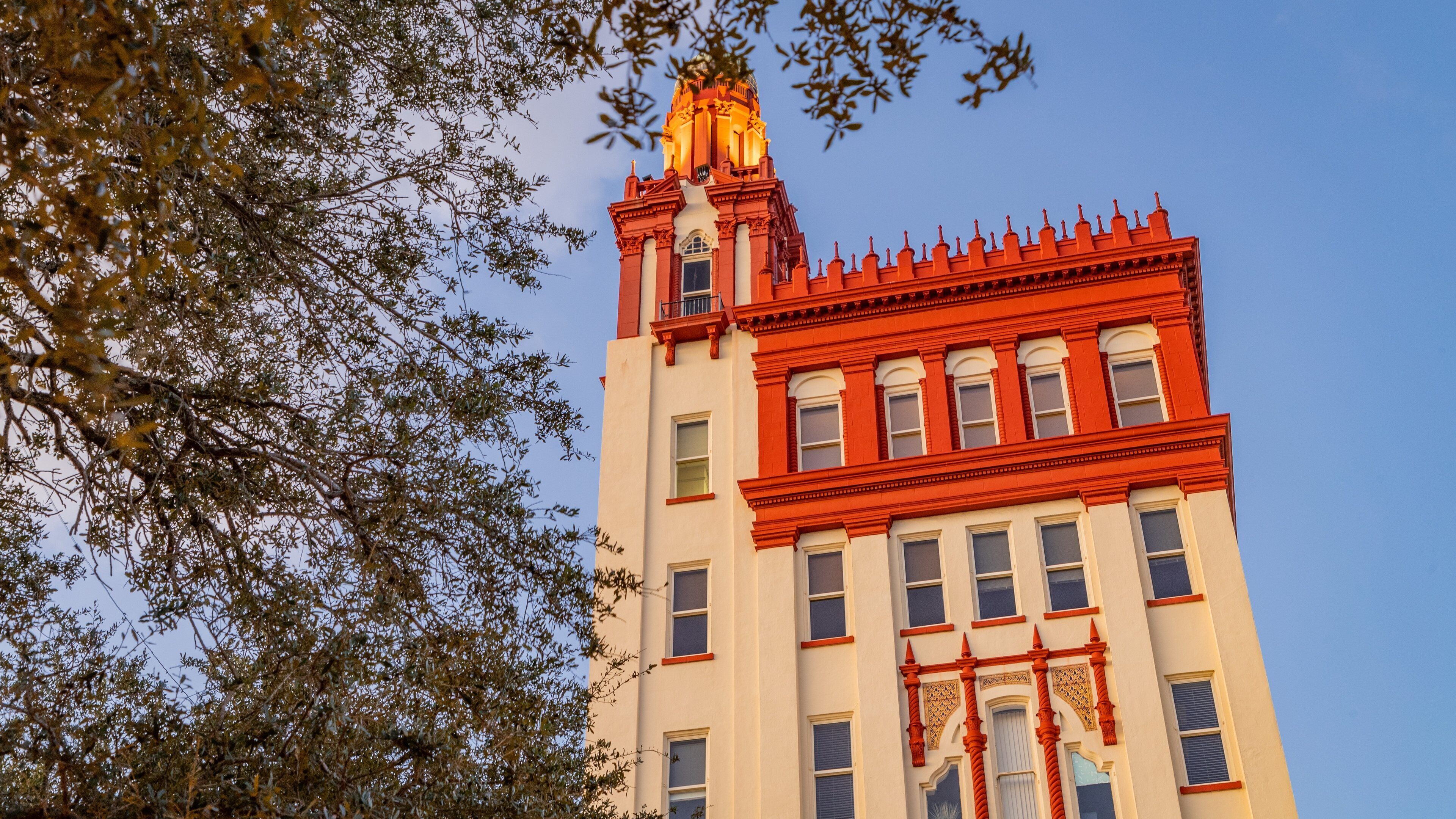 Plaza de la Constitution featuring heritage architecture
