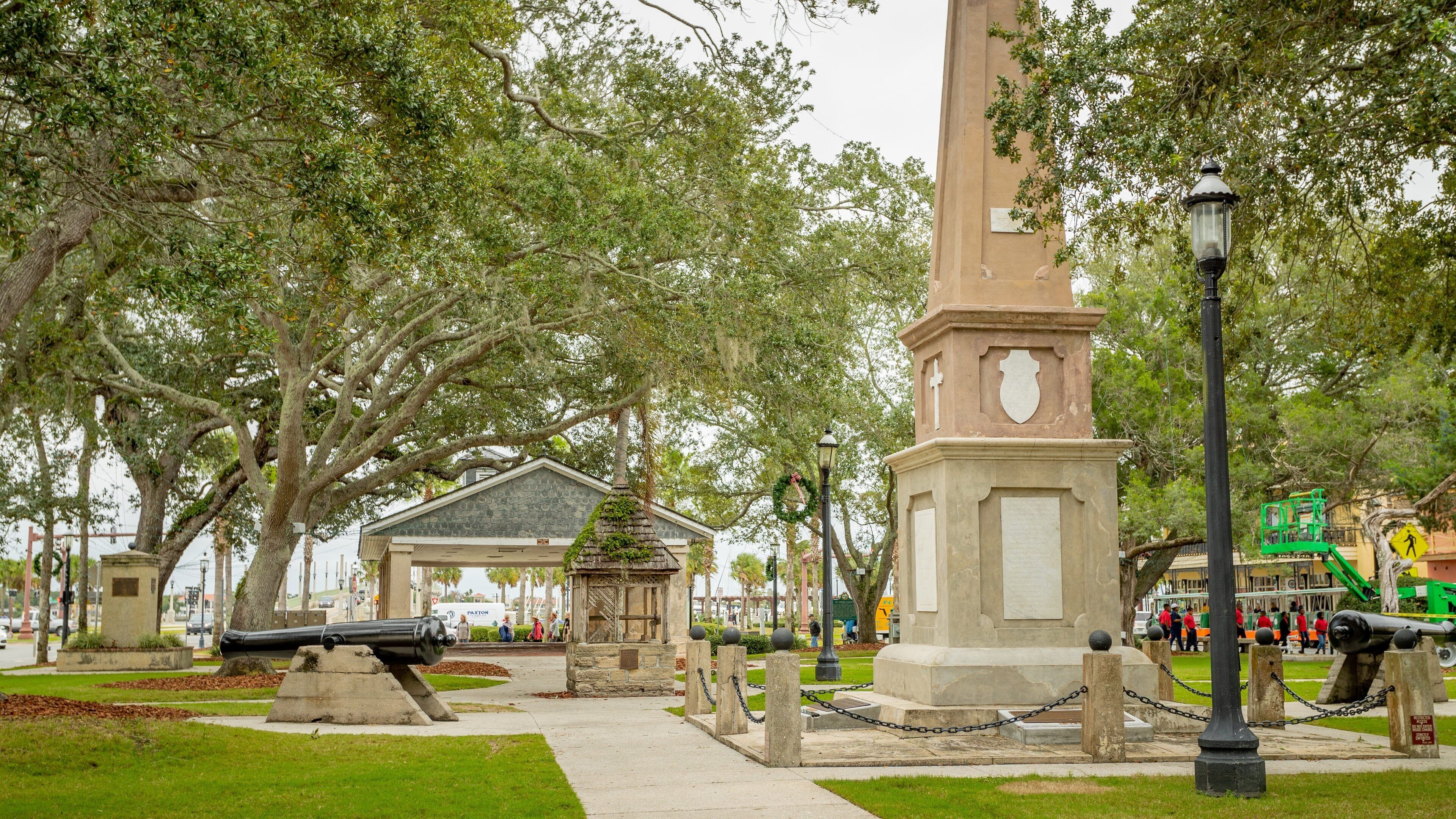 Plaza de la Constitution which includes a park and heritage elements