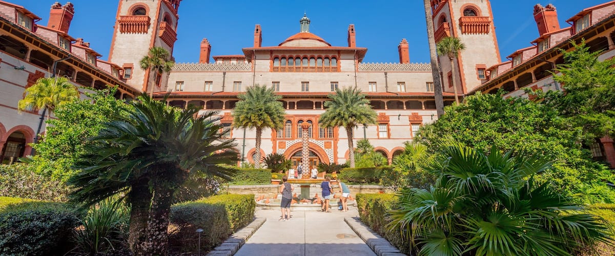 Ponce de Leon Hotel showing heritage architecture and a park