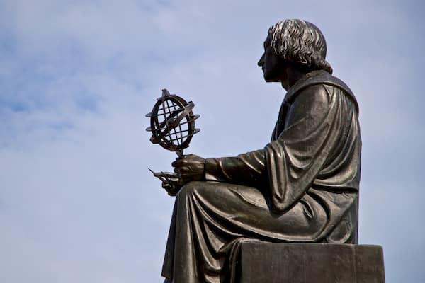 Copernicus Statue showing a statue or sculpture