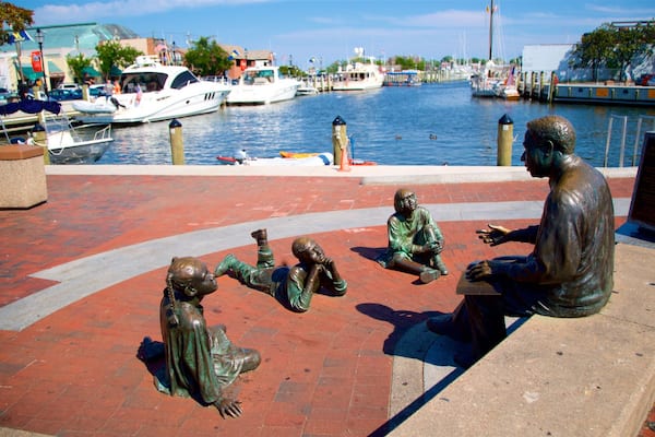 Kunta Kinte–Alex Haley Memorial