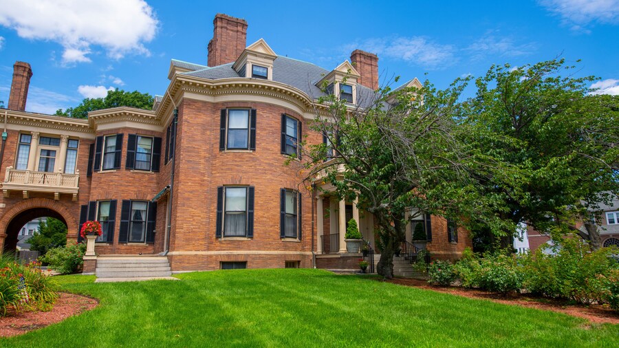 Memorial Hall Museum