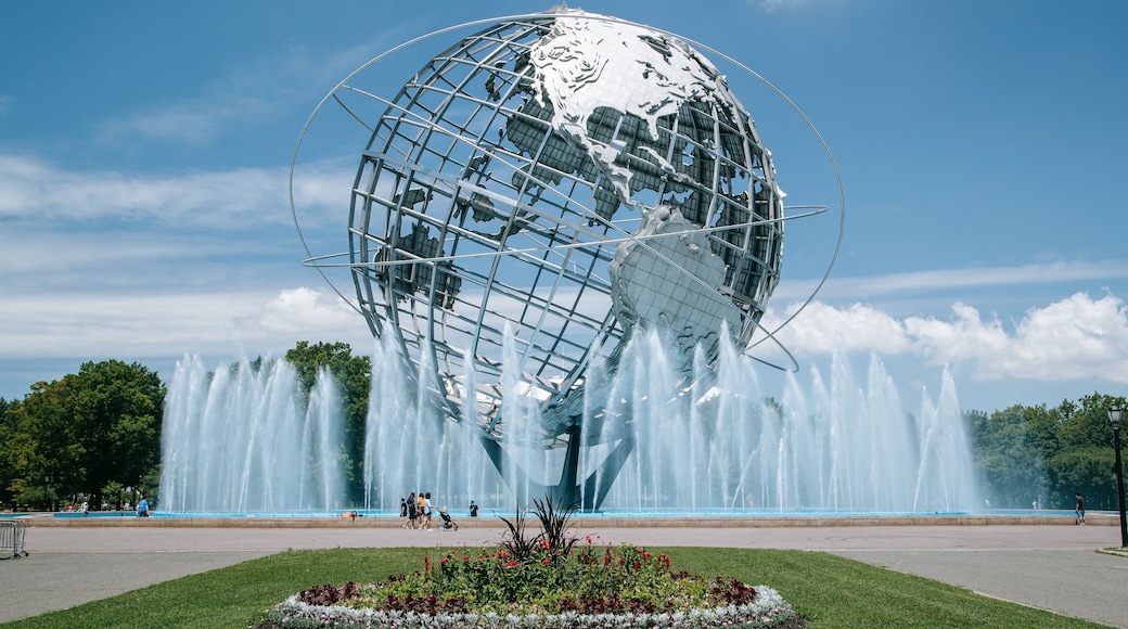 Unisphere featuring a monument, a park and a fountain