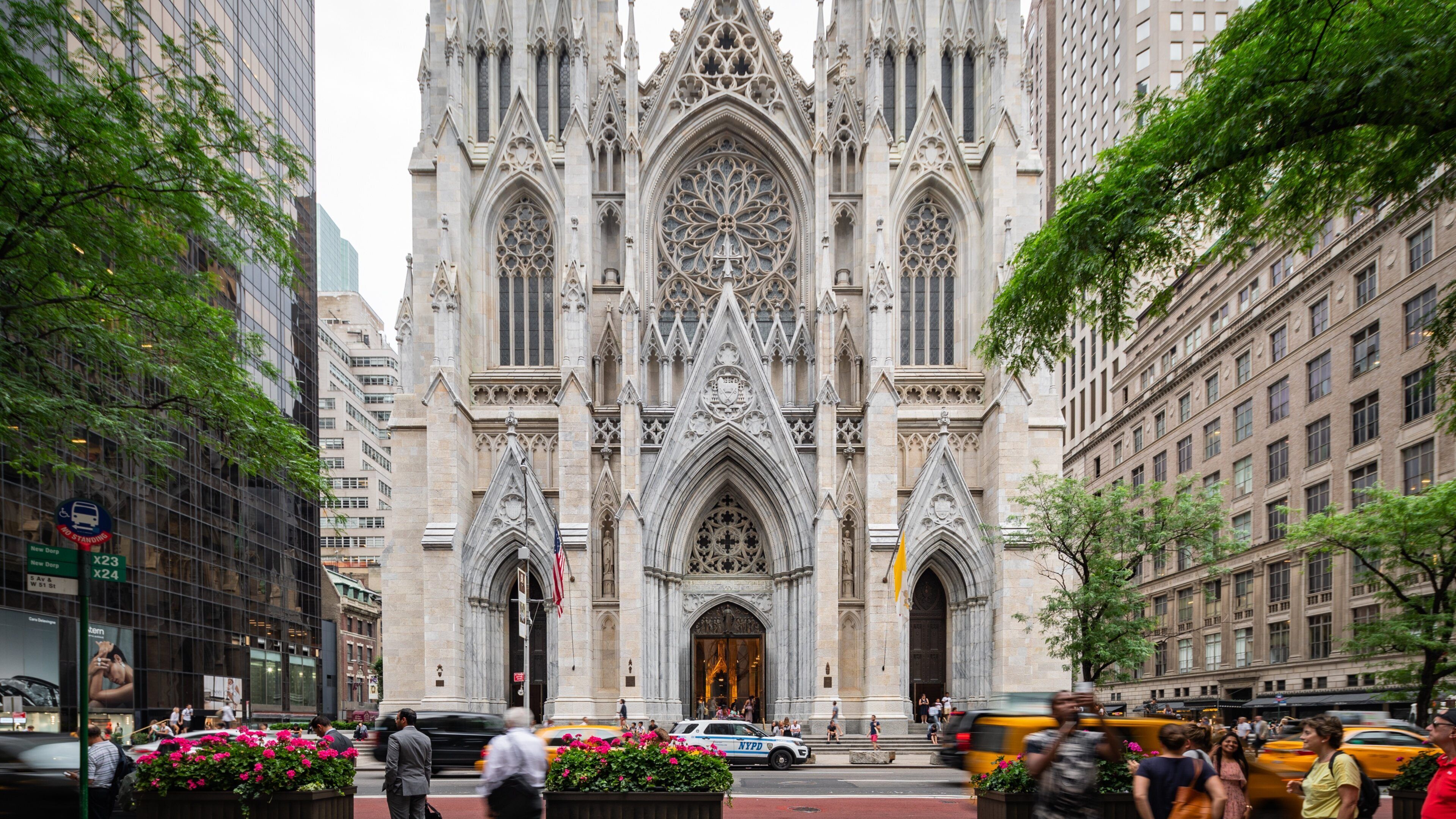 St Patrick\'s Old Cathedral which includes a city, street scenes and a church or cathedral