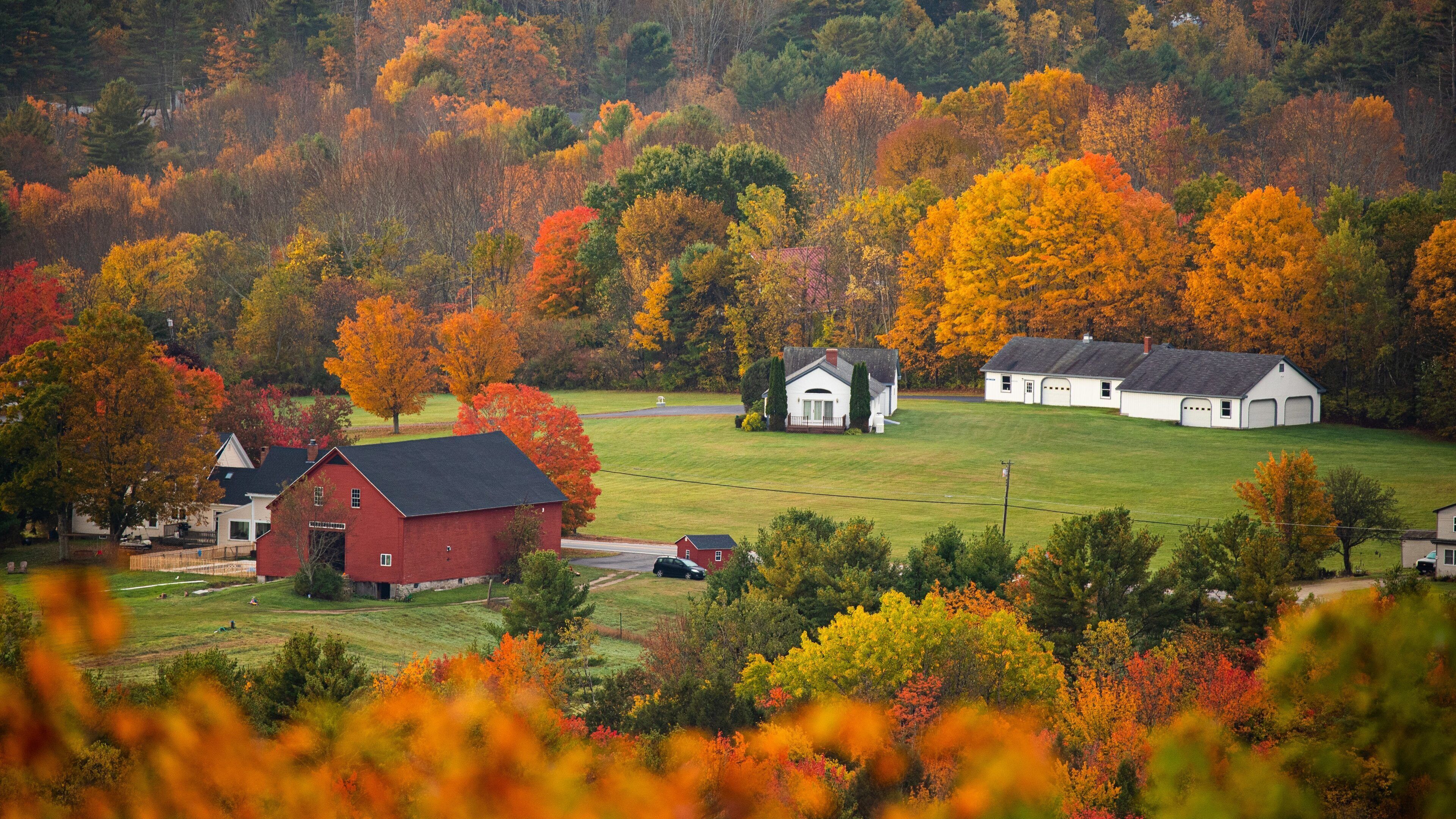 Bradbury Mountain State Park featuring a small town or village, fall colors and landscape views