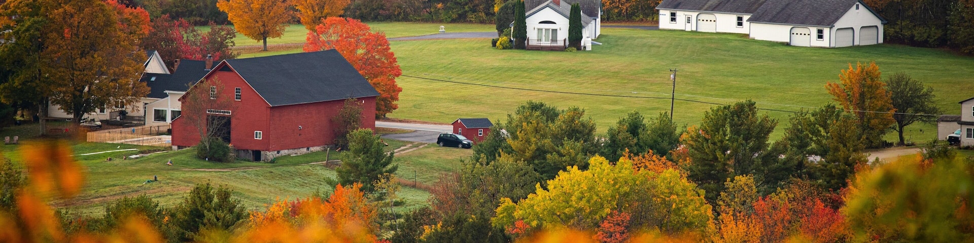 Bradbury Mountain State Park featuring a small town or village, fall colors and landscape views