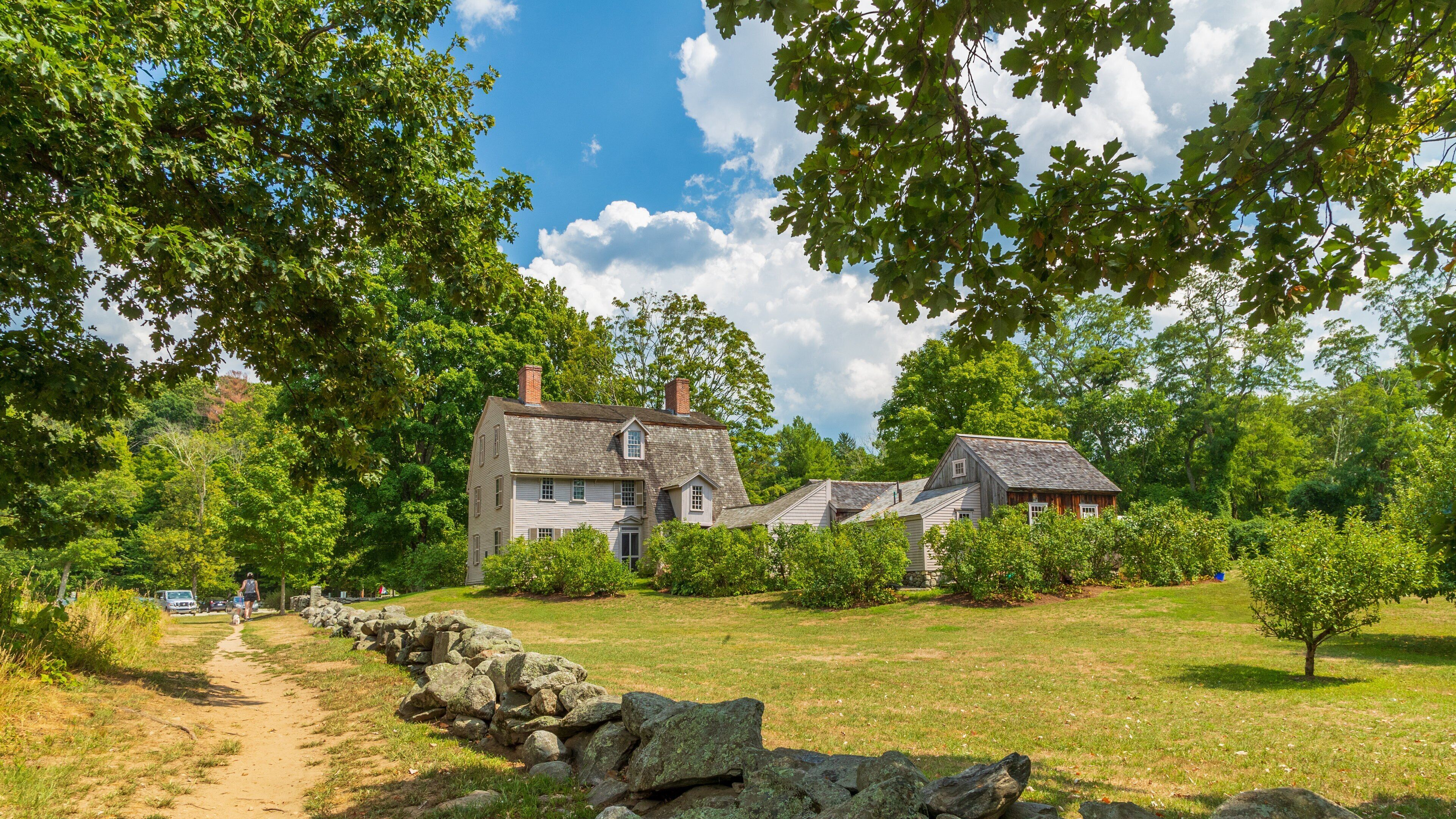 Old Manse featuring a small town or village