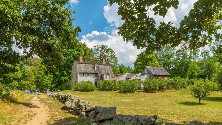 Old Manse featuring a small town or village