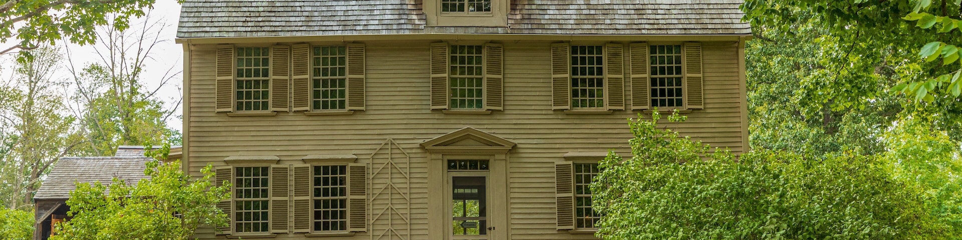 Old Manse showing heritage elements
