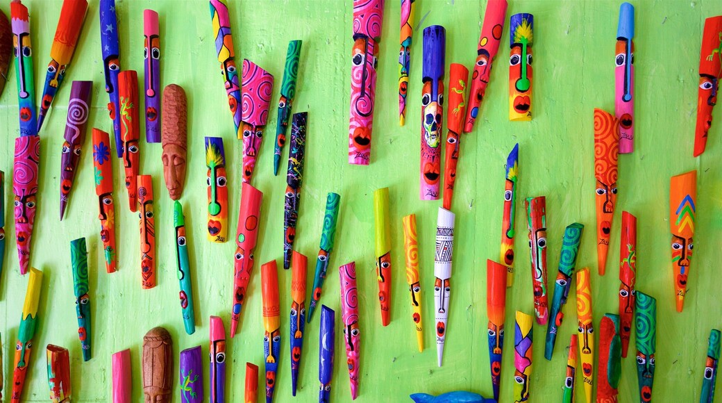 Zaka Art Cafe showing interior views and art