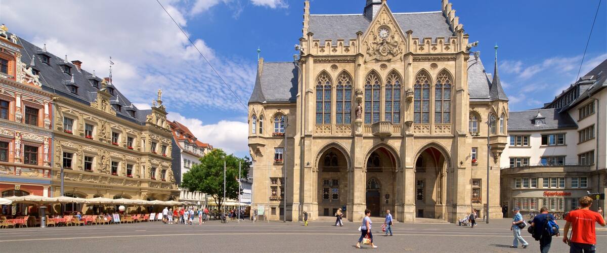 Rathaus mostrando un parque o plaza, patrimonio de arquitectura y escenas urbanas