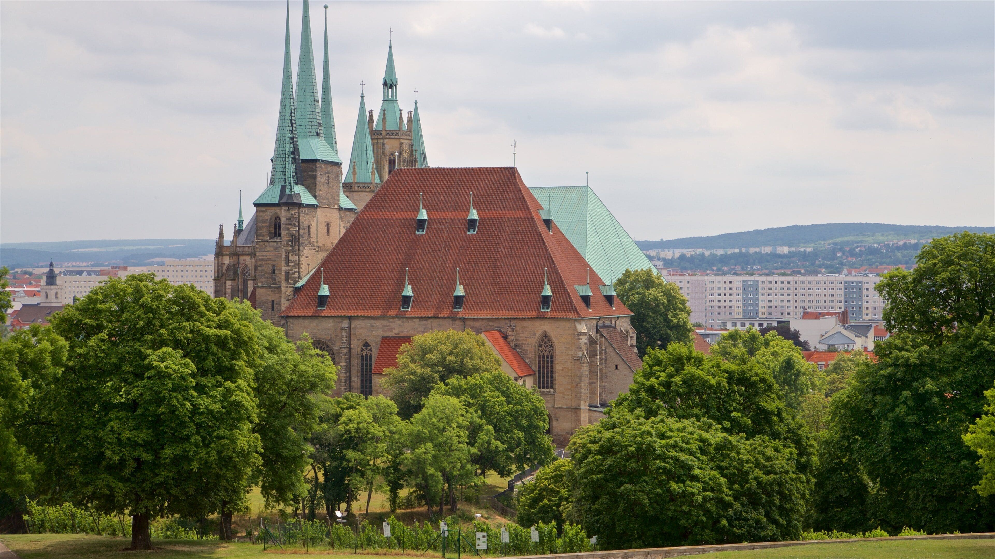 Zitadelle Petersberg featuring heritage architecture, a city and landscape views