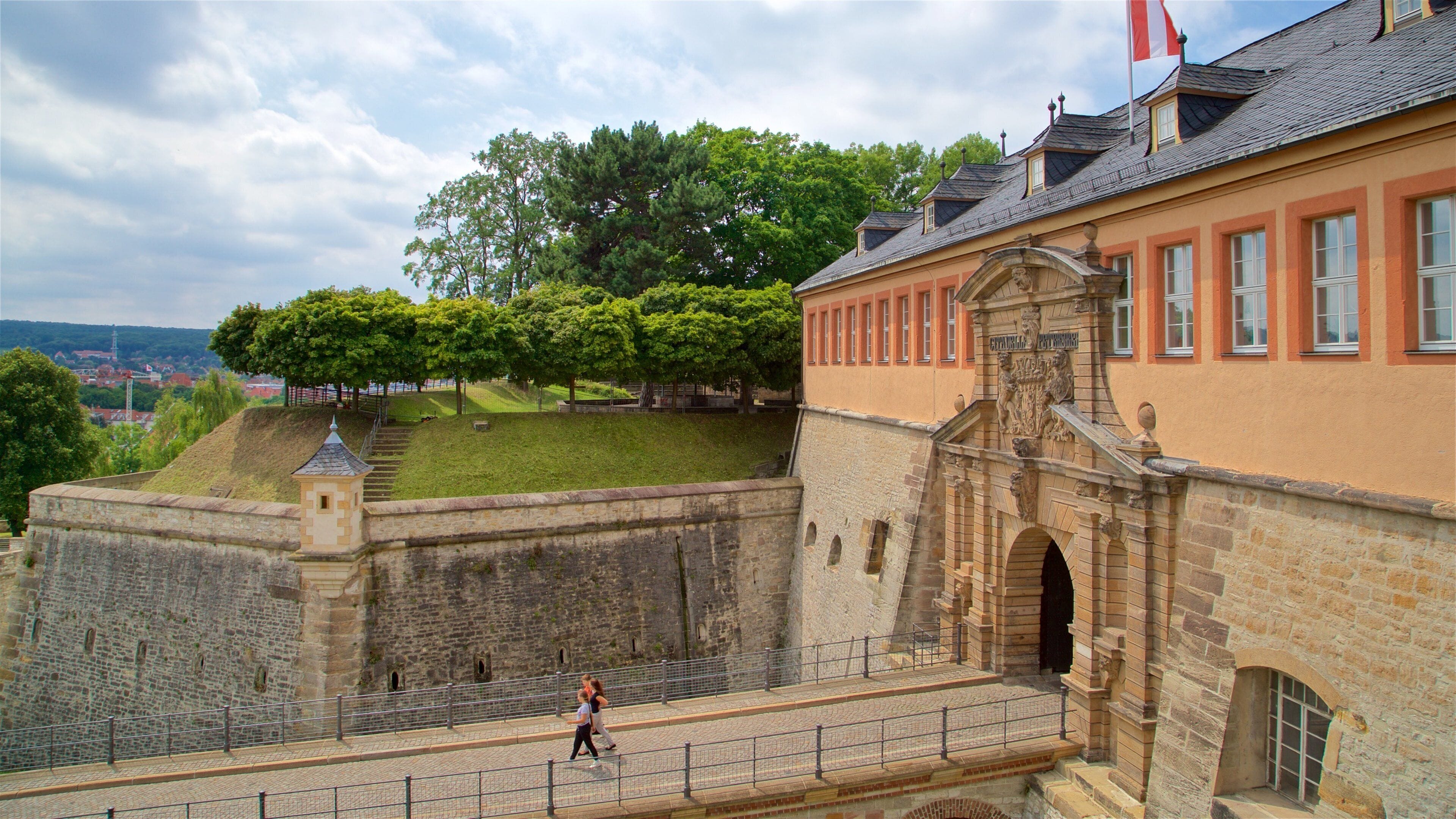 Zitadelle Petersberg showing heritage architecture as well as a small group of people